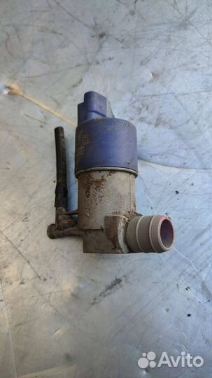 Насос (моторчик) омывателя стекла Peugeot 207 2008