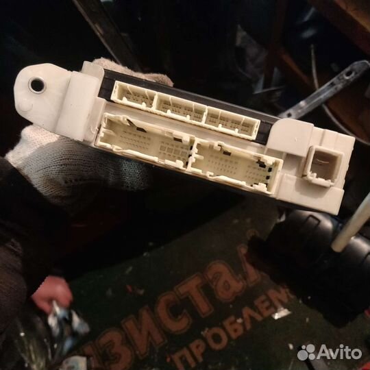 Блок предохранителей Прадо 150