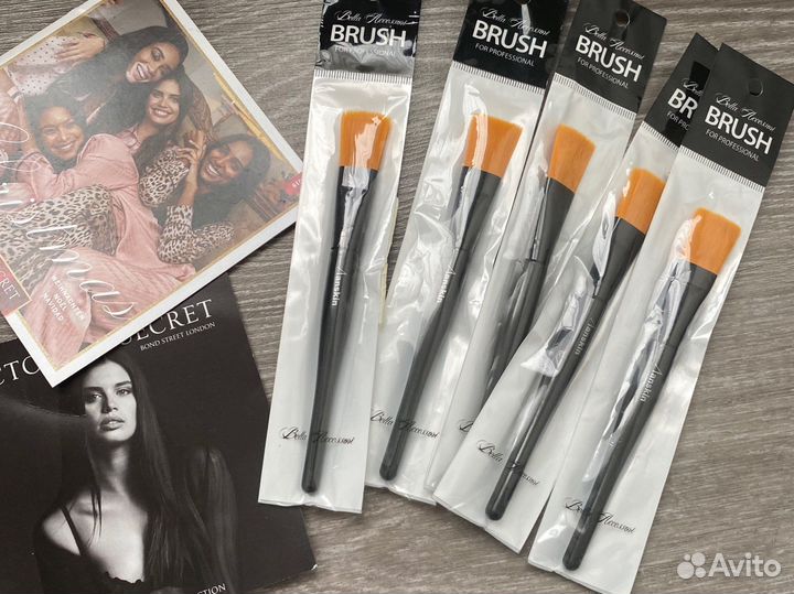 Кисти для нанесения масок