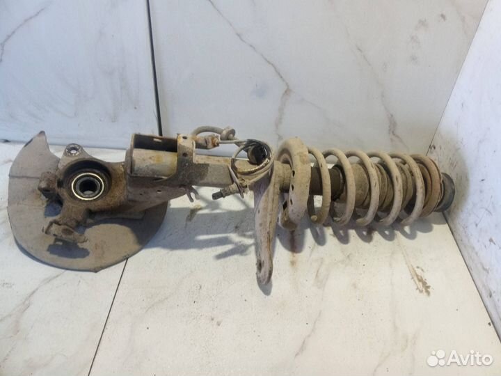 Кулак передний левый Audi 80 B3 89/B3 1990 audi