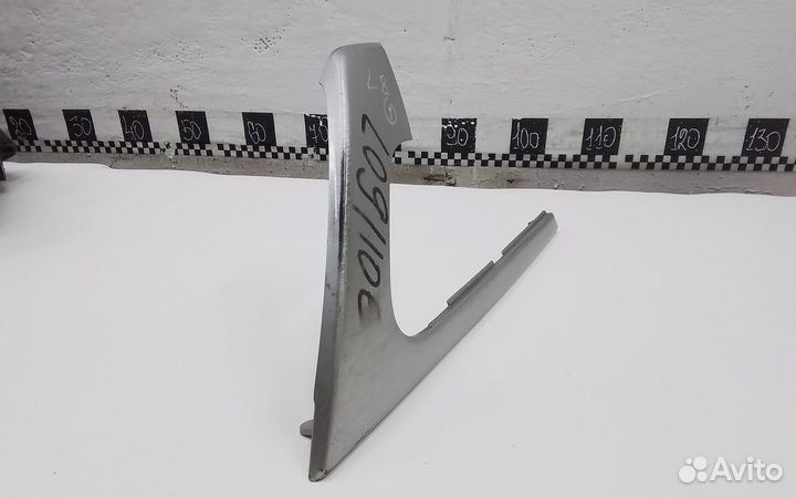 Накладка обшивки двери передней левой Toyota Land