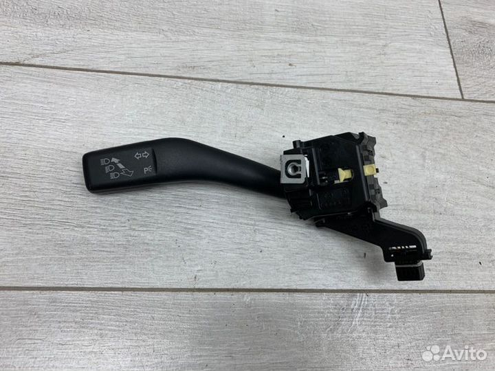 Подрулевой переключатель поворотников Volkswagen