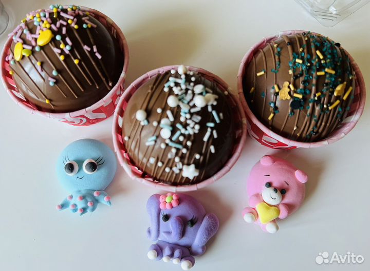 Шоколадная бомбочка с мордашкой маршмеллоу