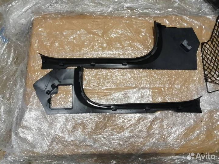 Накладка порога передняя правая Mercedes-Benz GLC