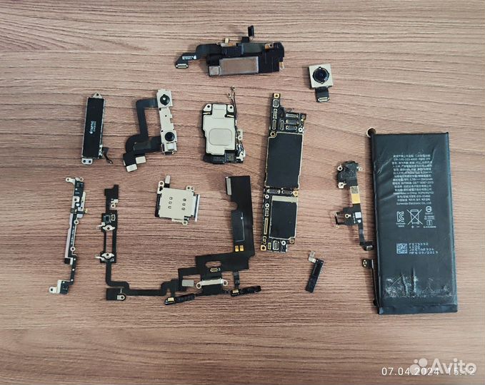 Запчасти iPhone XR/11