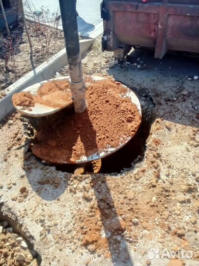 Копка и бурение колодцев машиной