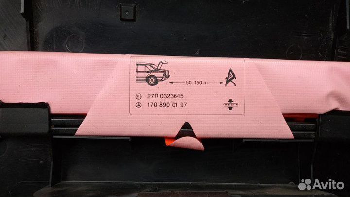 Обшивка багажника правая Mercedes-Benz E-Class