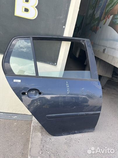 Volkswagen golf 5 дверь jetta