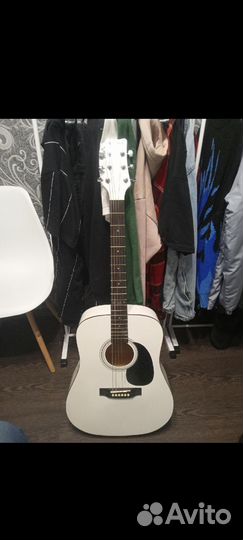 Акустическая гитара