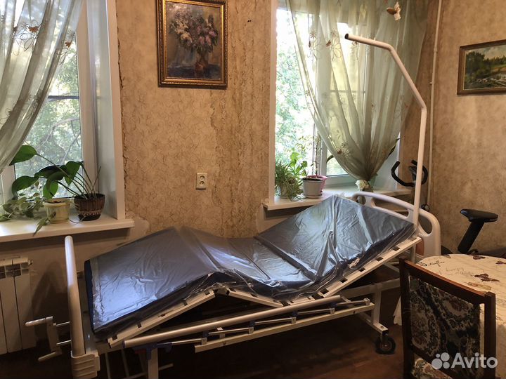 Медицинская кровать для лежачих больных