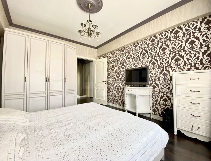 3-к. квартира, 82 м², 4/8 эт.