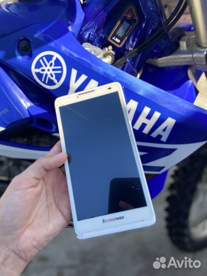 Телефон lenovo