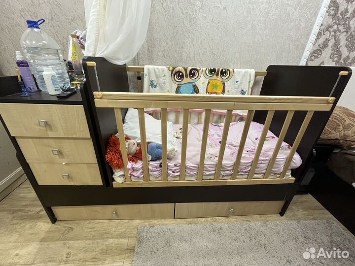 Кровать с маятником