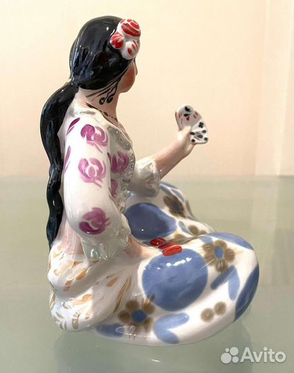 Статуэтка Циганка, Полонное