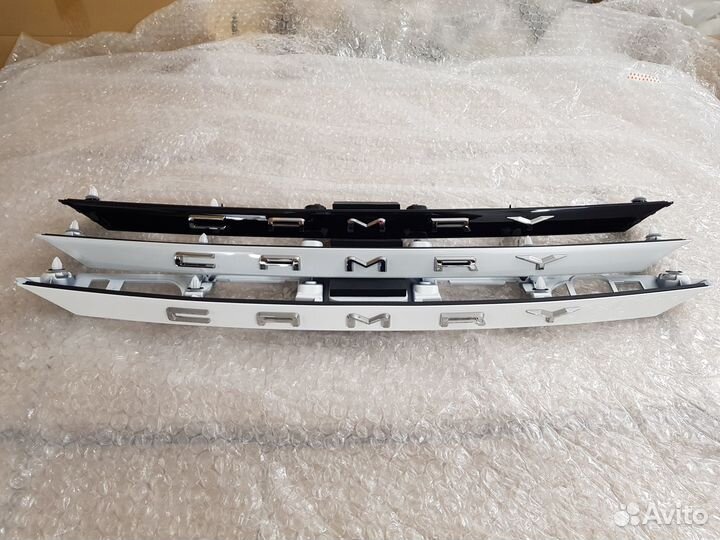 Toyota camry 70 2018+ молдинг крышки багажника