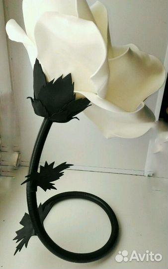 Роза ростовой цветок-светится