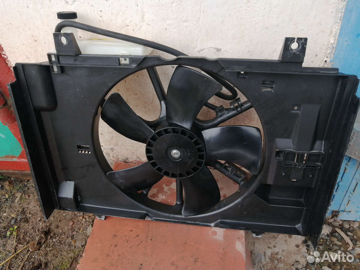 Вентилятор радиатора двигателя Nissan Wingroad
