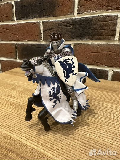 Наборы фигурок рыцарь средневековья на лошади Papo