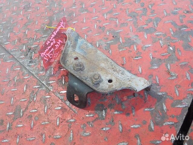 Кронштейн бампера левый Mercedes-Benz Axor