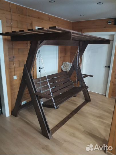 Садовые качели из дерева