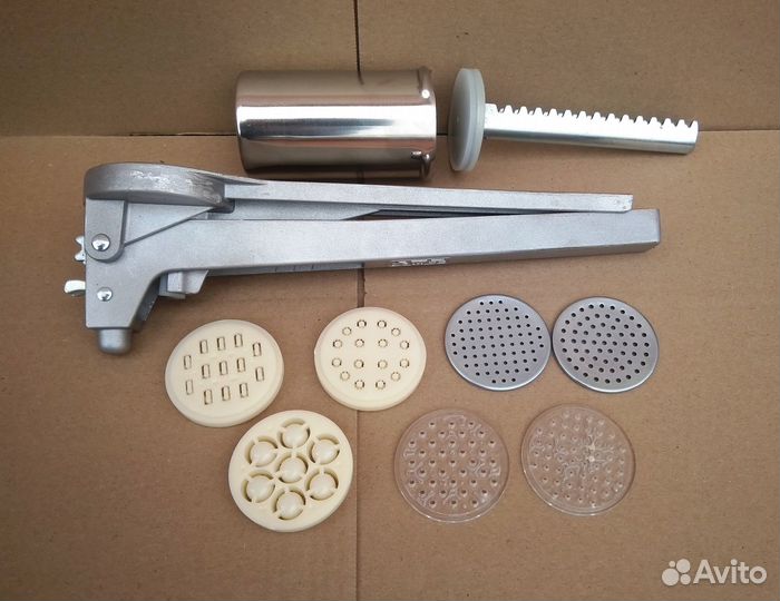 Пресс ручной для лапши, фруктов