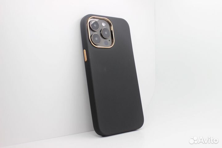 Чехол на iPhone 14 Pro Max (С Золотой Рамкой)