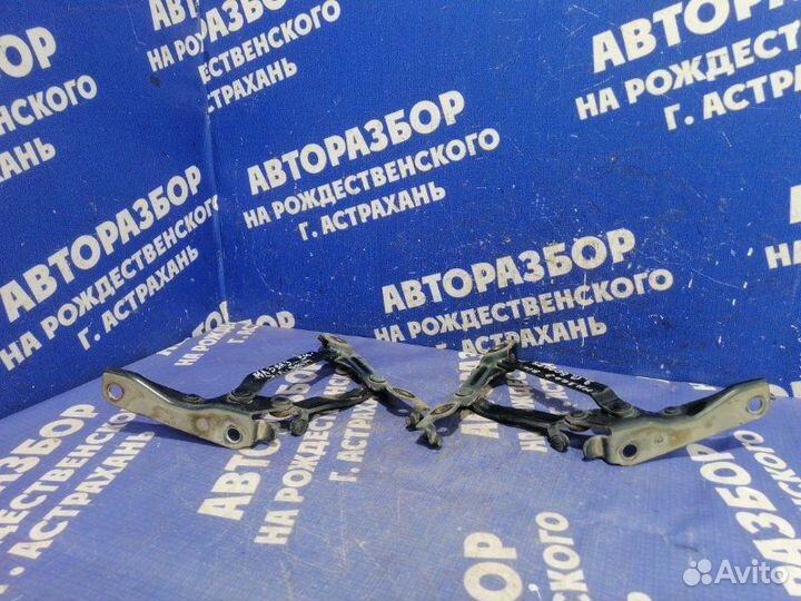 Петля крышки багажника Mazda 3 Bk седан Z6 2006