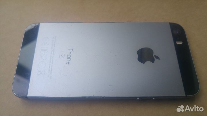 iPhone SE, 32 ГБ