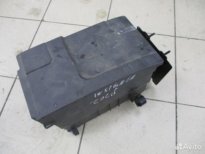 Корпус акб Опель Инсигния 1