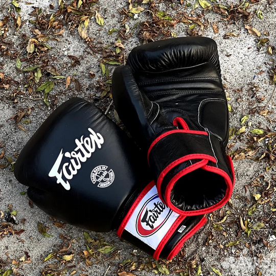Кожаные боксерские перчатки Fairtex