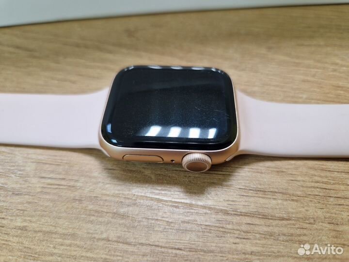 Смарт-часы Apple Watch Series 5 40mm