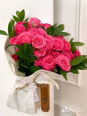 Пионовидная роза