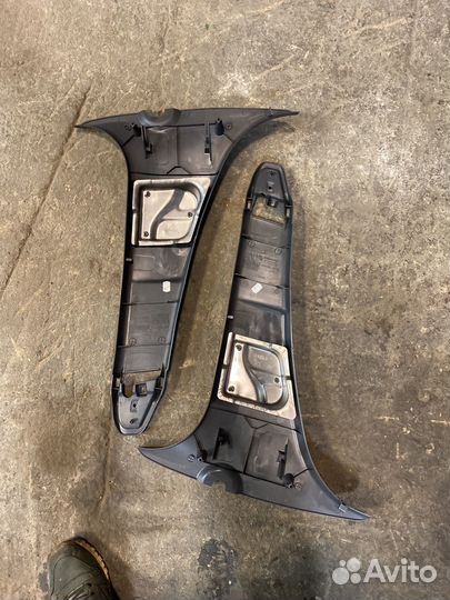 Обшивка стойки Nissan Terrano D10