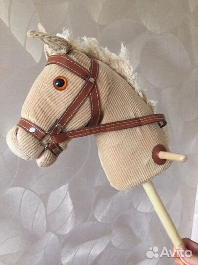 Игрушка лошадь на палке
