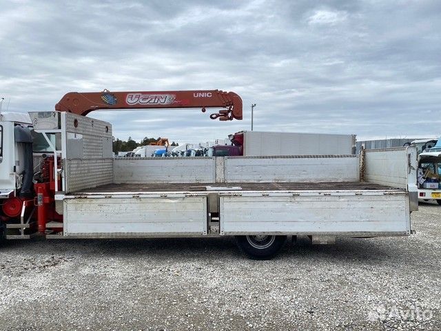 Бортовой грузовик Isuzu Forward (F-Series) с КМУ UNIC, 2004