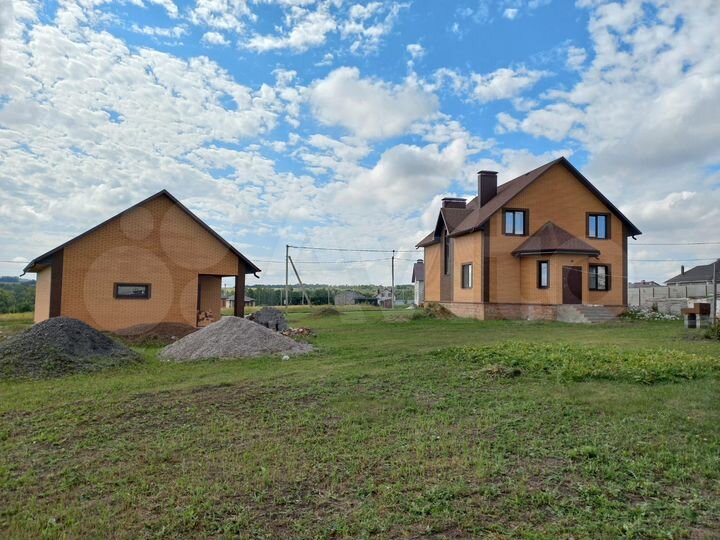 Дом 195 м² на участке 20 сот.