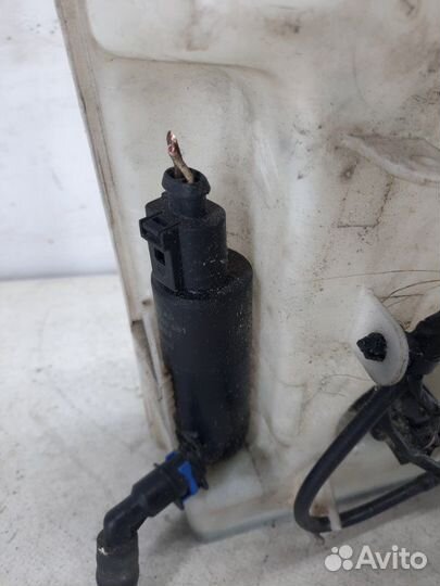 Бачок омывателя Skoda Yeti универсал 1.8 CDA 2010