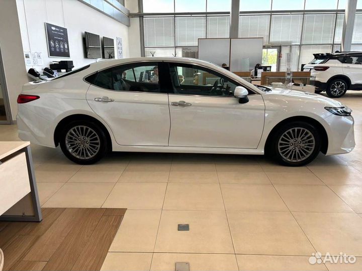 Toyota Camry 2.0 CVT, 2024