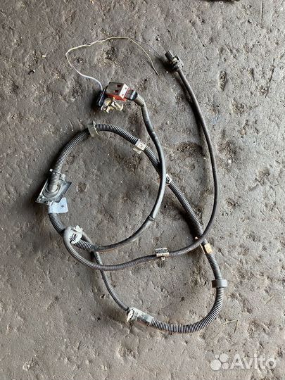 Плюсовой провод стартера Mercedes W218, W212