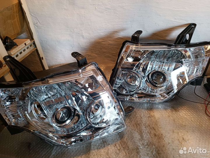 Фары mitsubishi pajero 4