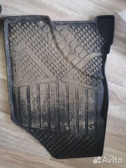 Автомобильные коврики резиновые LADA vesta sw