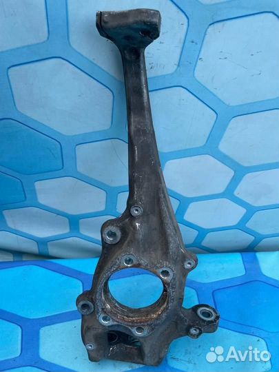 Кулак поворотный передний правый 8K0407254AB