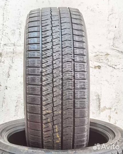 Bridgestone Blizzak VRX2 205/50 R17 93Q