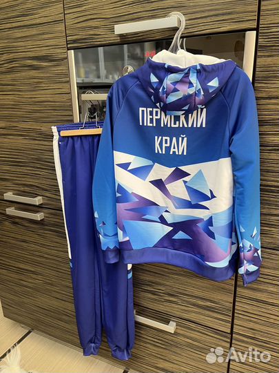 Костюм спортивный