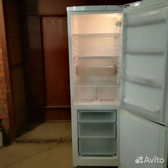 Холодильник бу Indesit