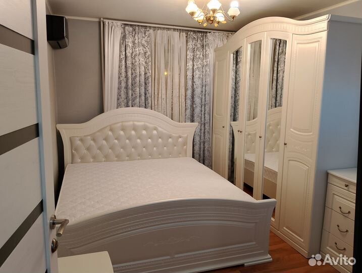 Спальный гарнитур Венера беж с 5 дв. шкафом