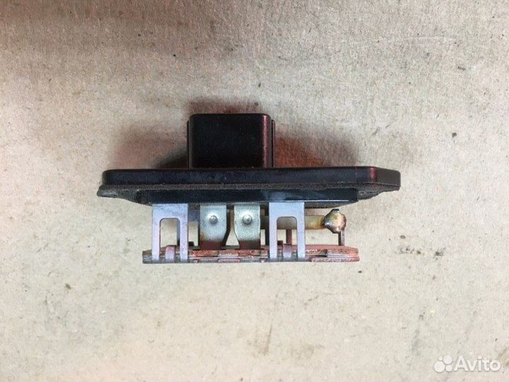 Резистор отопителя Toyota Corolla 150