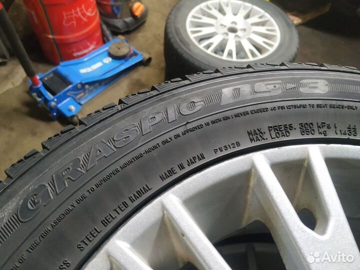 Dunlop Graspic DS3 215/55 R16