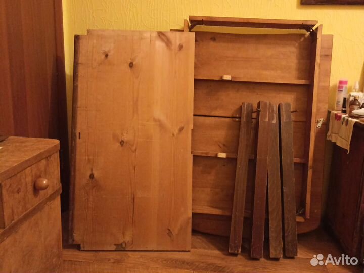 Части от старой мебели