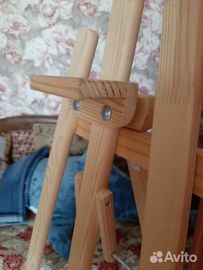 Мольберт тринога